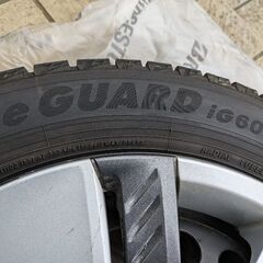 YOKOHAMAスタッドレスiceGUARD6 iG60 185/60R15 84Q 2023 年製 4本 (走行距離700km)+ホイールセット スチール 15✕6J 4穴、ハブ径56mm、P.C.D.100mm。の画像