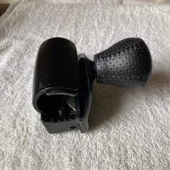 片手でハンドル操作の画像