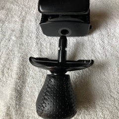 片手でハンドル操作の画像