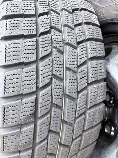 195/65R15     グッドイヤー、アイスナビ6トヨタ用4穴鉄ホイール、ホイールカバー、ナット付き
