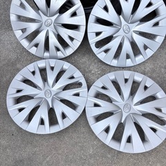 195/65R15     グッドイヤー、アイスナビ6トヨタ用4穴鉄ホイール、ホイールカバー、ナット付き
の画像
