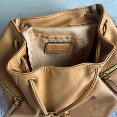 LOWRYS FARM mikoa ベージュリュックの画像