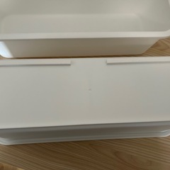 細長い白の箱２つの画像