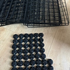 ワイヤーグリッドパネル（メタルグリッドパネル） 39枚セット ＋ ジョイント付きの画像