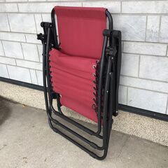 419 Amazonベーシック リクライニングチェア レッド 軽量 折りたたみ ハイバック ヘッドレスト無し キャンプ アウトドア用品の画像