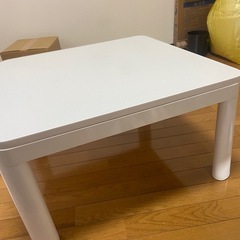 こたつにもなるローテーブルの画像