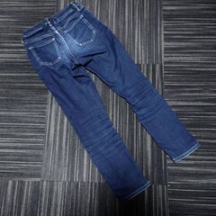 140cm　ユニクロ　ウルトラストレッチソフトジーンズ　デニム　長ズボンの画像