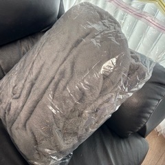 【引取りのみ】3人掛けソファ　ソファカバー付きの画像