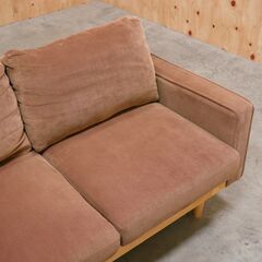 ≪zyt2634ジ限≫ 2人掛けソファ 布張り 幅137cm　　　コーデュロイ/ブラウン系/コンパクト/中古家具/リユースストレージ仙台 071207-07の画像