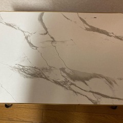 折り畳みテーブルの画像