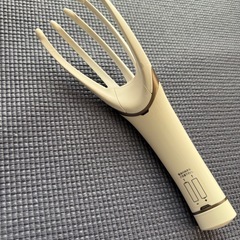 通販生活　【インボーテ　フィンガーヘッドスパ】INBEAUTE 頭皮マッサージ器 美容家電の画像