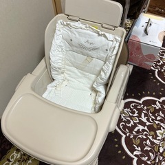 コンビ　ハイローチェア(手動)の画像