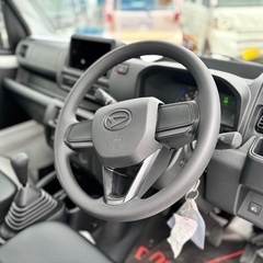 R7 ダイハツ ハイゼット トラック スタンダード　農用スペシャル ４WD 白の画像