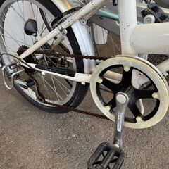 ★店頭にて試乗可★ J3340　【リユースのサカイ柏店】　PANGAEA　パンクしない折りたたみ自転車　6段変速　ホワイト　20インチ　　簡易クリーニング済　 中古自転車 　流山市 中古自転車 松戸市 中古自転車 我孫子市 中古自転車 船橋市 中古自転車 守谷市 中古自転車 取手市 中古自転車　の画像