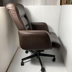 karimoku カリモク　デスクチェアー 本革張り　キャスターの画像