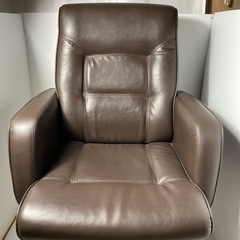 karimoku カリモク　デスクチェアー 本革張り　キャスターの画像