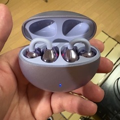 耳掛け式ワイヤレスBluetoothイヤホン スポーツ用・落ちにくい・スマートノイズキャンセリング新品・未使用 動作確認済み（問題なく使用できます） 充電済みですの画像