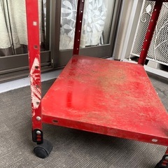 【相談中】スチールラック3段 赤 キャスター付【錆あり】の画像