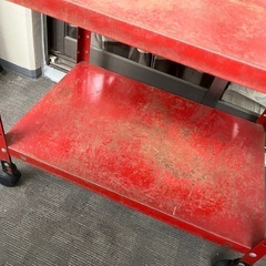 【相談中】スチールラック3段 赤 キャスター付【錆あり】の画像