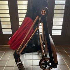 Cybex  Mios  ローズゴールドフレーム×赤キャノピーの画像