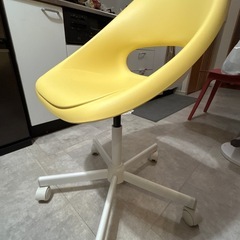 IKEA オフィスチェア 黄色の画像