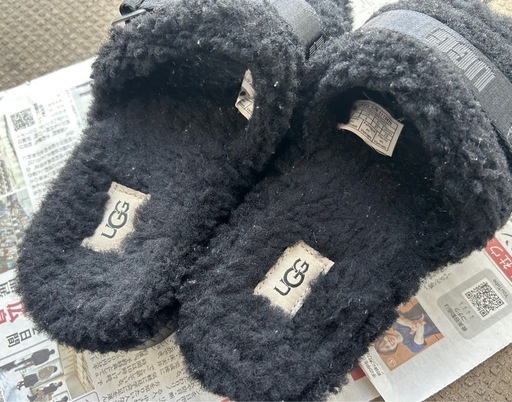 【相談中】UGG FLUFFITA 黒