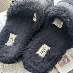 【相談中】UGG FLUFFITA 黒の画像