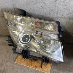 エルグランド ヘッドライトセットの画像