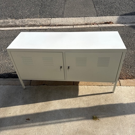 IKEA  鍵付きキャビネット　パーツ１つ欠品　