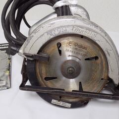 マキタ　電気丸ノコ　電動丸鋸　5807A　180～190ｍｍ径対応　1999年製　新品替え刃付属　動作確認済み　【非対面取引です】の画像