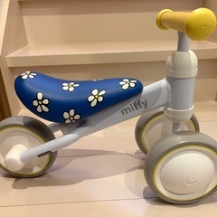 ディーバイクミニ ミッフィー D-Bike mini 三輪車
の画像