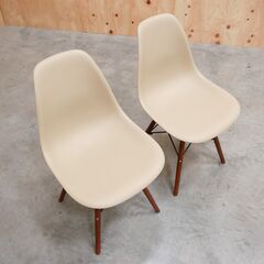 ≪zyt2636ジ限≫ [2脚セット] イームズタイプ シェルチェア　　　リプロダクト/おしゃれ/樹脂素材/プラスチック/ベージュ系/中古家具/リユースストレージ仙台 071207-10の画像