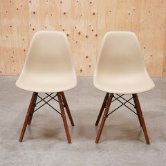 ≪zyt2636ジ限≫ [2脚セット] イームズタイプ シェルチェア　　　リプロダクト/おしゃれ/樹脂素材/プラスチック/ベージュ系/中古家具/リユースストレージ仙台 071207-10の画像