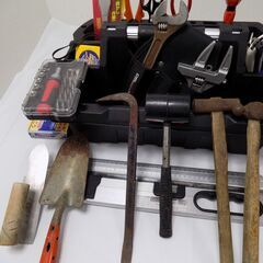 工具いろいろ詰め合わせ　アストロ手提げ工具ケース付属　サビ・よごれ・未使用品あり　【非対面取引です】の画像