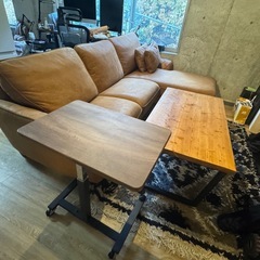 定価25万のソファ+デスク×2の画像