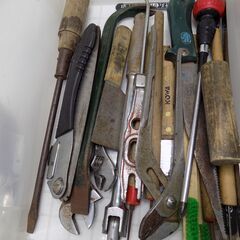 工具いろいろケース詰め合わせ　サビ・よごれあり　ケースフタ止め破損あり　　の画像