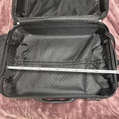 スーツケース　キャリーバッグ　キャリーケース　黒　ブラック Mサイズの画像