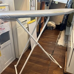 【アイロン台】【高さ変更可能】クリーニング済み【管理番号11412】横の画像