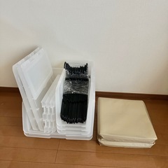 ダイソー　スタッキングボックス　ハンガー　プラスチックボックス　収納　収納袋　衣類収納　スツール　折り畳みイス　の画像