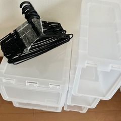 ダイソー　スタッキングボックス　ハンガー　プラスチックボックス　収納　収納袋　衣類収納　スツール　折り畳みイス　の画像