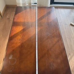 折りたたみテーブルの画像