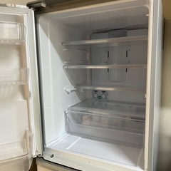SHARP冷蔵庫2018年製の画像