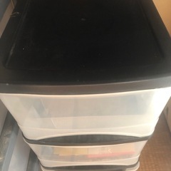 お取引中》押入れ3段収納ケース　３つの画像