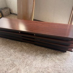 テーブル4つセットの画像