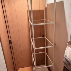 IKEA ラック　白　ガラス　現行品の画像