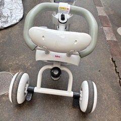 子ども　三輪車の画像