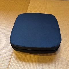 クッション付きスツール　折りたたみ椅子の画像