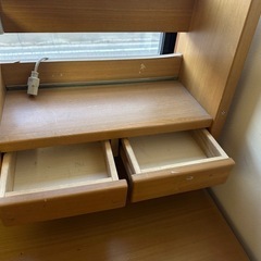 コイズミ学習デスクと椅子の画像