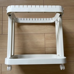 ポリ袋を掛けて使う 分別ゴミラック（キャスター付き・白） の画像