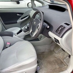 プリウス　サンルーフ有りの画像